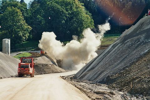 Sprengung Felderhaldetunnel der B12 bei Isny